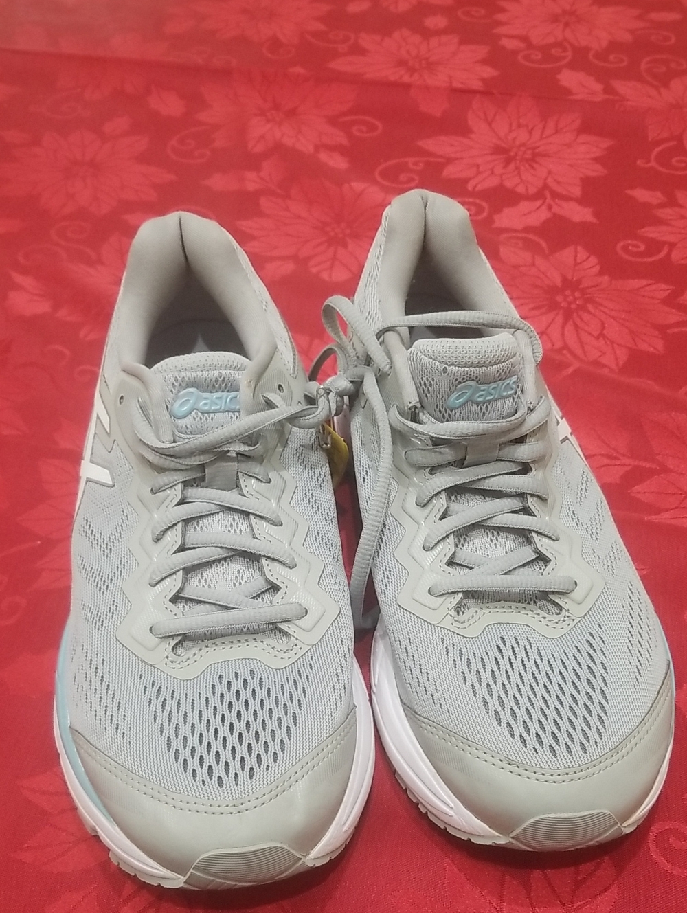 ASICS Women's Light Gray Athletic Running Sneakers